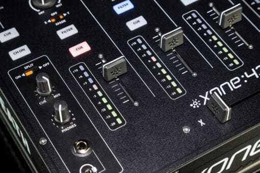 Allen & Heath Xone:43 DJ mixer _Uit assortiment J&H licht en geluid 5