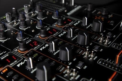 Allen & Heath Xone DB4 4 kanaals DJ mixer _Uit assortiment J&H licht en geluid 6