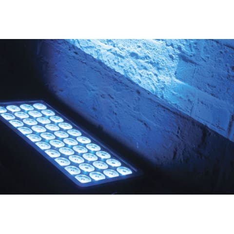 Showtec Helix 4000 Q4 – RGBW LED projector (40°) LED outdoor verlichting J&H licht en geluid 6