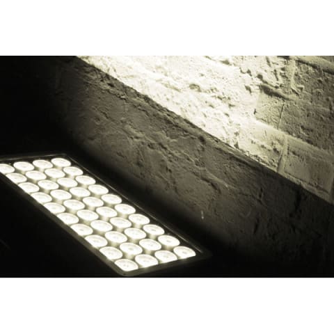Showtec Helix 4000 Q4 – RGBW LED projector (40°) LED outdoor verlichting J&H licht en geluid 7